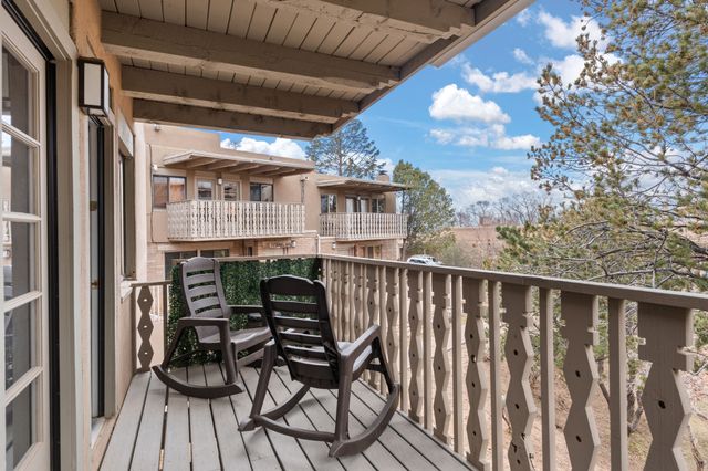 320 Artist Road 89, Santa Fe, NM 87501