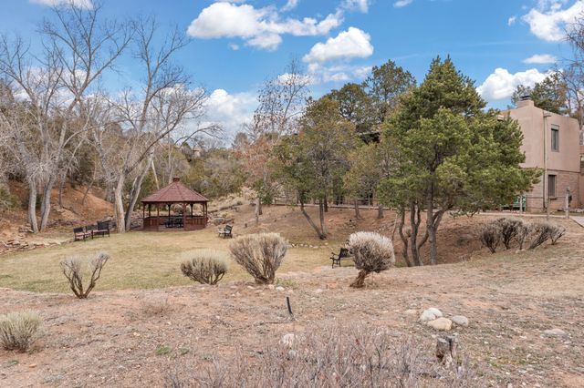 320 Artist Road 89, Santa Fe, NM 87501