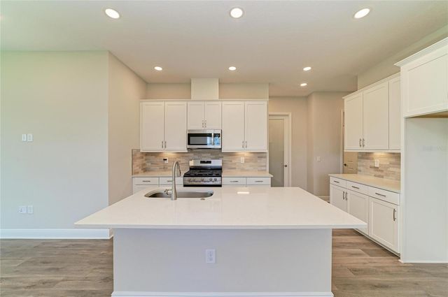 35509 STABLETON LANE, Zephyrhills, FL 33541