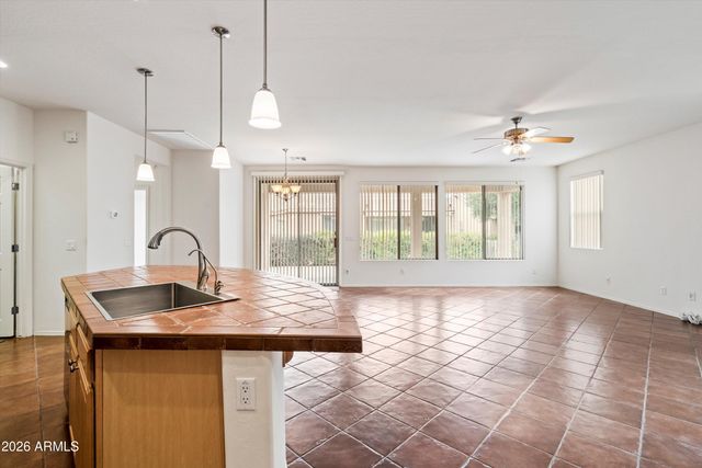 42406 W FALLING STAR Drive, Maricopa, AZ 85138