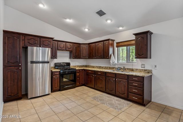 921 E LAUREN Court, Show Low, AZ 85901