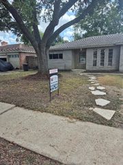 11607 Radford Lane, Meadows Place, TX 77099