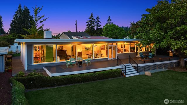 618 Le-Lou-Wa Place NE, Tacoma, WA 98422