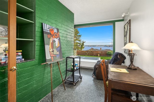 618 Le-Lou-Wa Place NE, Tacoma, WA 98422