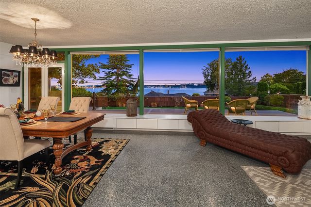 618 Le-Lou-Wa Place NE, Tacoma, WA 98422