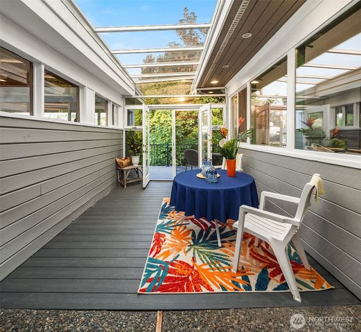 618 Le-Lou-Wa Place NE, Tacoma, WA 98422