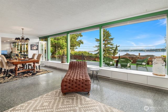 618 Le-Lou-Wa Place NE, Tacoma, WA 98422