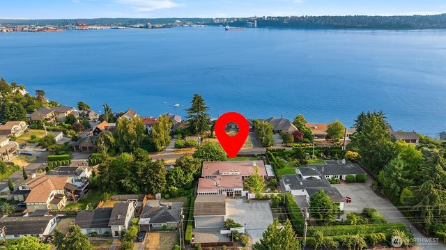 618 Le-Lou-Wa Place NE, Tacoma, WA 98422