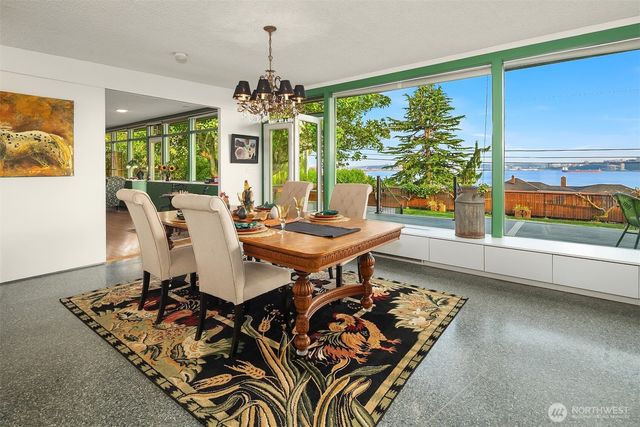 618 Le-Lou-Wa Place NE, Tacoma, WA 98422