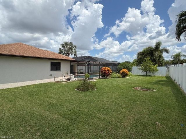 3923 SE 10th PL, Cape Coral, FL 33904