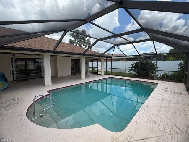3923 SE 10th PL, Cape Coral, FL 33904