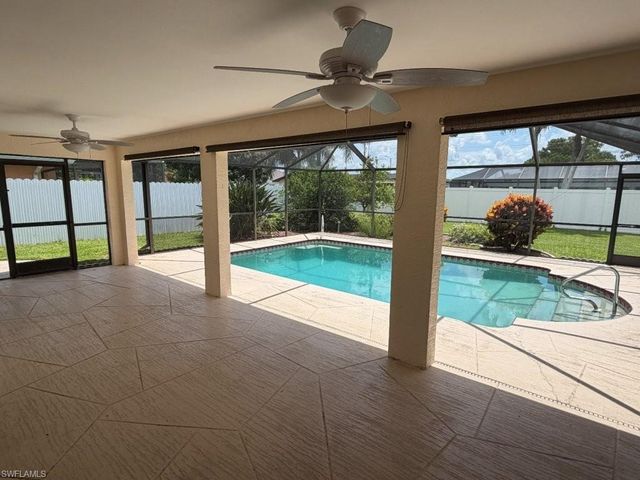 3923 SE 10th PL, Cape Coral, FL 33904