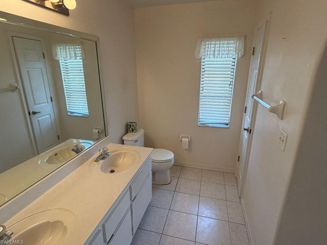3923 SE 10th PL, Cape Coral, FL 33904