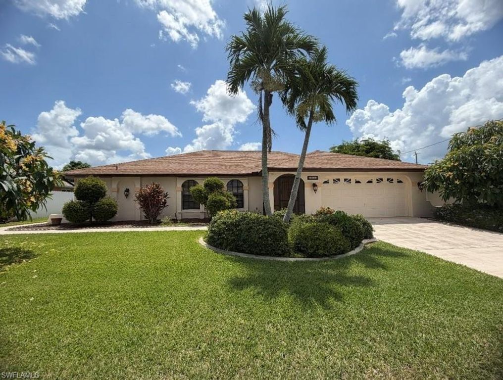 3923 SE 10th PL, Cape Coral, FL 33904