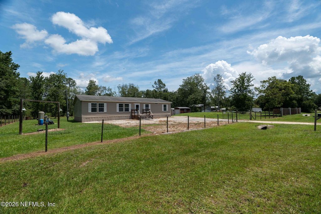 4916 CATTAIL Street, Middleburg, FL 32068