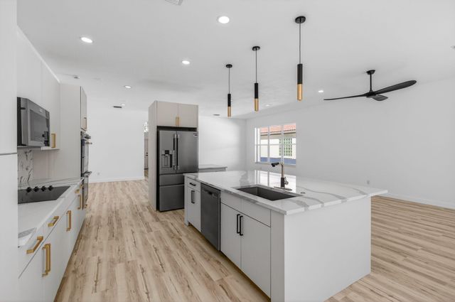 11900 Mataro Avenue, Boynton Beach, FL 33437