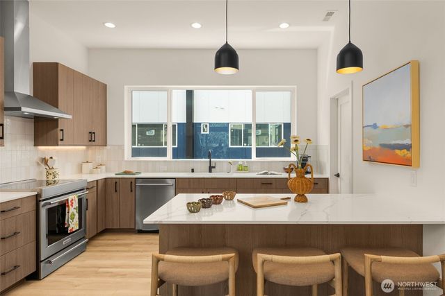 16003 SE 31st Lane, Bellevue, WA 98008
