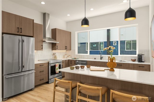 16003 SE 31st Lane, Bellevue, WA 98008