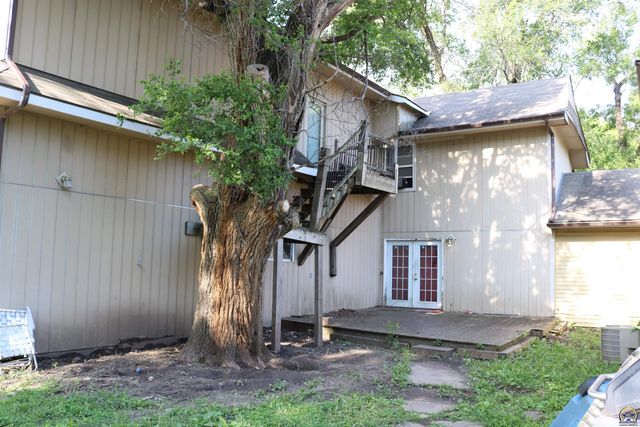412 NE Chester AVE, Topeka, KS 66616