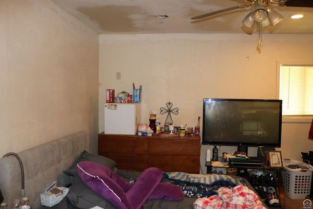 412 NE Chester AVE, Topeka, KS 66616