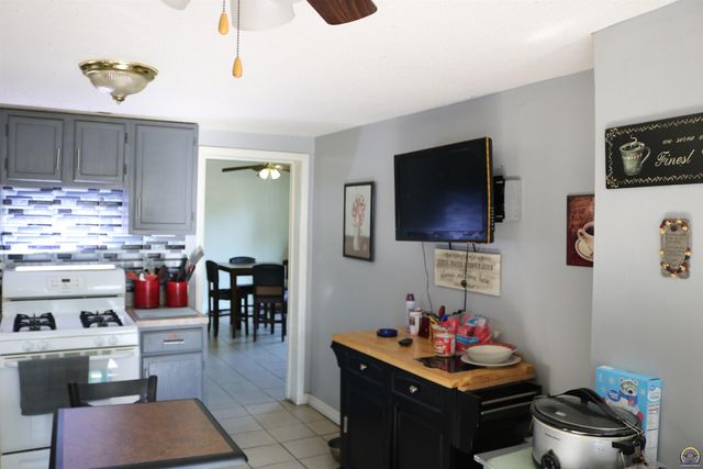 412 NE Chester AVE, Topeka, KS 66616