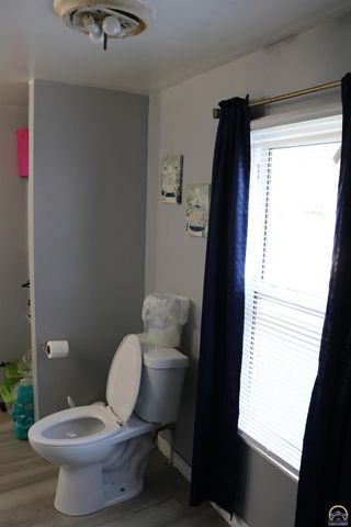 412 NE Chester AVE, Topeka, KS 66616