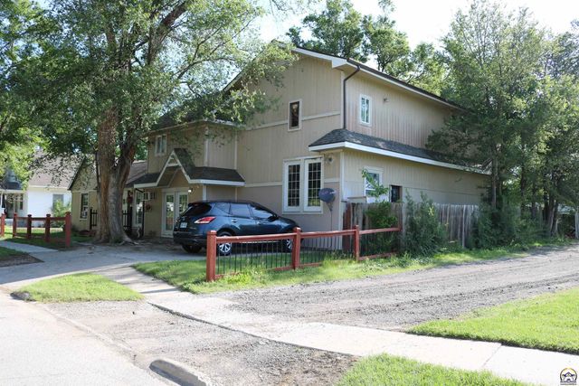 412 NE Chester AVE, Topeka, KS 66616