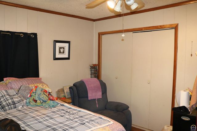 412 NE Chester AVE, Topeka, KS 66616