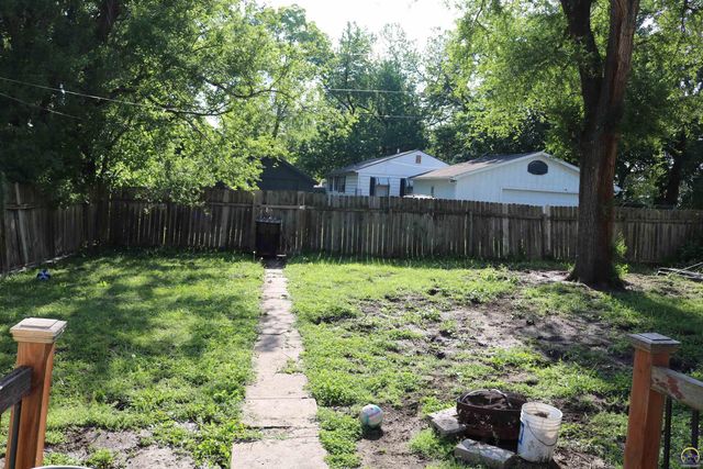 412 NE Chester AVE, Topeka, KS 66616
