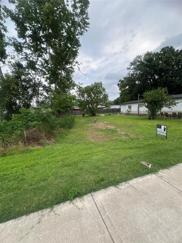 000 Waller Street, Waller, TX 77484
