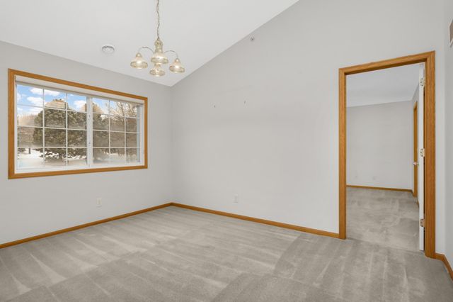 2820 Spy Glass Drive, Chaska, MN 55318