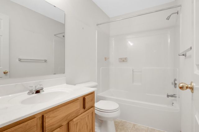 2820 Spy Glass Drive, Chaska, MN 55318