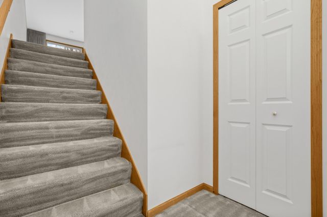 2820 Spy Glass Drive, Chaska, MN 55318