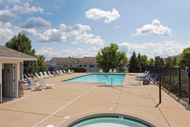 2820 Spy Glass Drive, Chaska, MN 55318