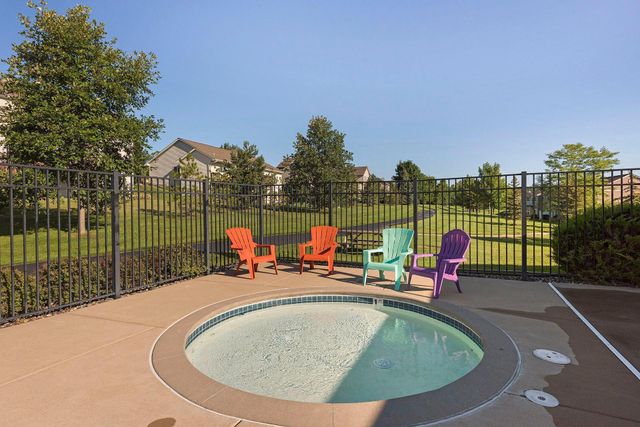 2820 Spy Glass Drive, Chaska, MN 55318