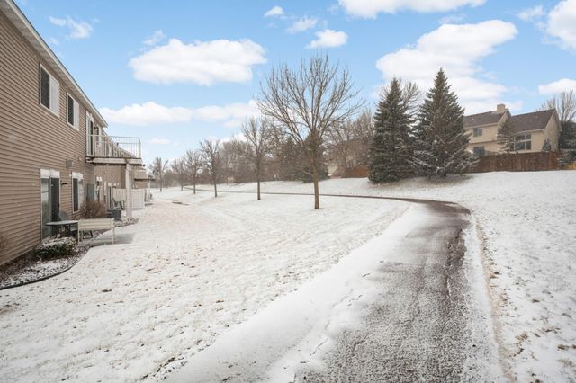 2820 Spy Glass Drive, Chaska, MN 55318