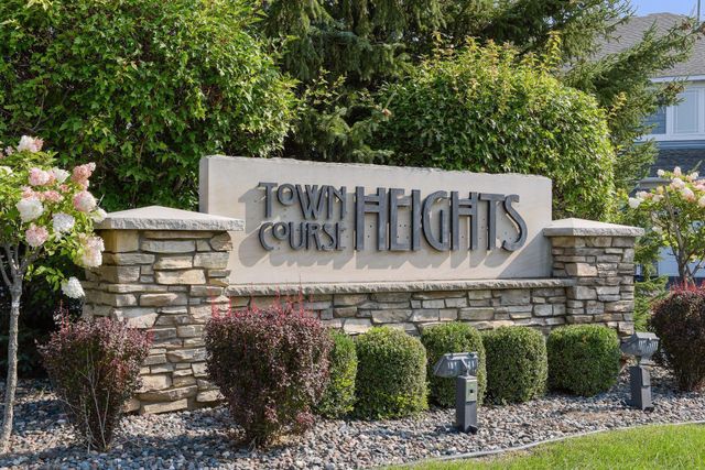 2820 Spy Glass Drive, Chaska, MN 55318