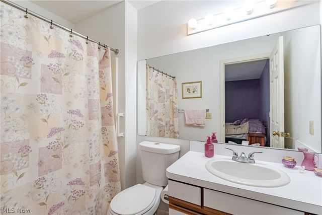 199 E Parkway Drive, Madison, OH 44057