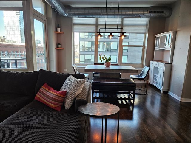 909 W Washington Boulevard 708, Chicago, IL 60607