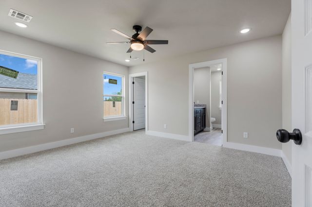 1127 Center Court Circle, Grove, OK 74344