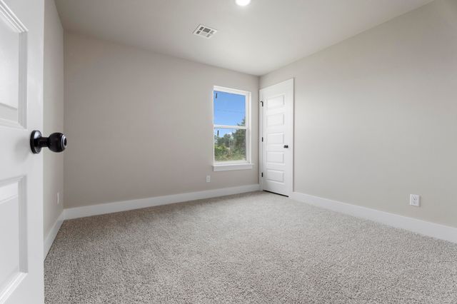 1127 Center Court Circle, Grove, OK 74344