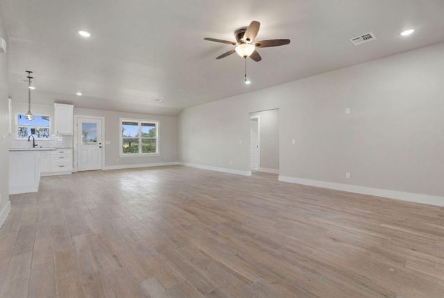 1127 Center Court Circle, Grove, OK 74344