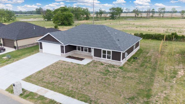 1127 Center Court Circle, Grove, OK 74344