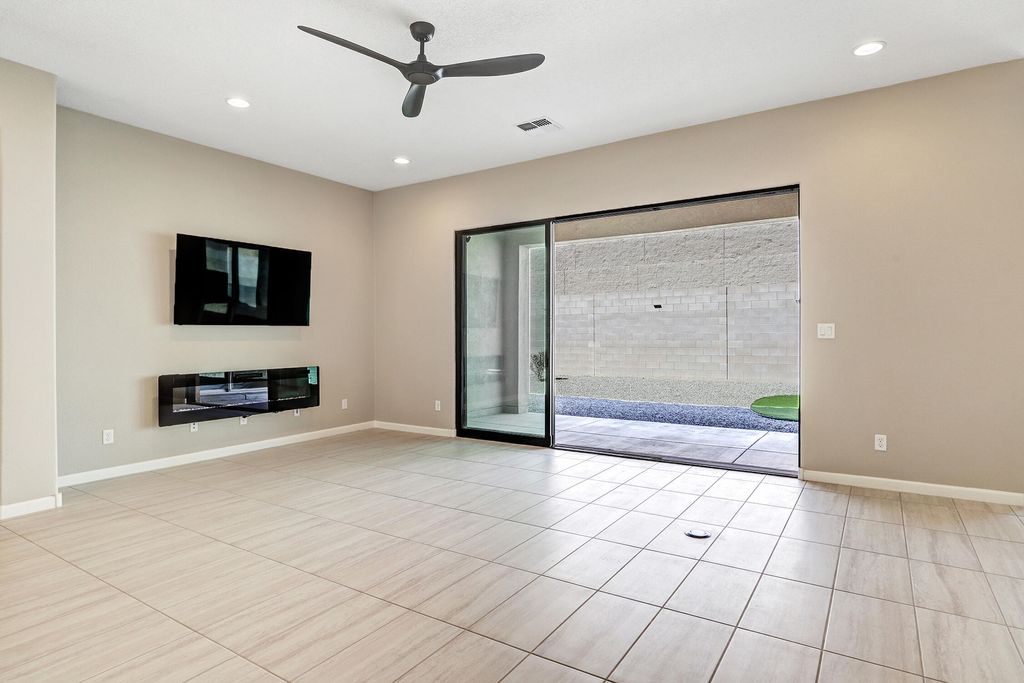 Image 16 of property listing at 1715 Deer Valley Trail NW, Albuquerque, NM 87120