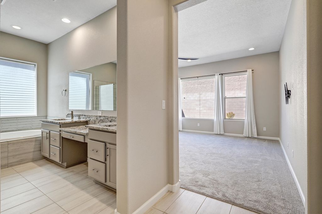 Image 17 of property listing at 1715 Deer Valley Trail NW, Albuquerque, NM 87120