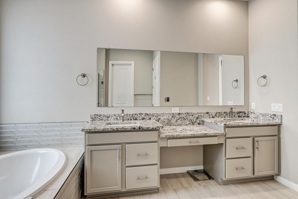 Image 22 of property listing at 1715 Deer Valley Trail NW, Albuquerque, NM 87120