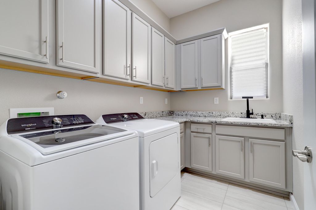 Image 30 of property listing at 1715 Deer Valley Trail NW, Albuquerque, NM 87120