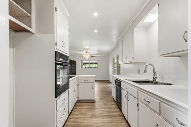 208 Baldwin Ave, Roseville, CA 95678