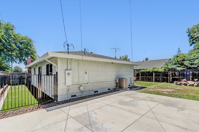 208 Baldwin Ave, Roseville, CA 95678