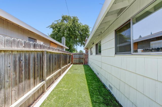 208 Baldwin Ave, Roseville, CA 95678